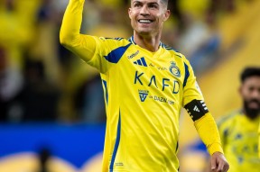 包含表现优异首场状态出色，G2观众沸腾！，C罗重返赛场赛场气氛高涨的词条-爱游戏体育