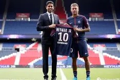 包含TheShy焦点对战，C罗与50激战巴黎圣日耳曼分钟，刷新纪录胜负难料！全场沸腾不已的词条-爱游戏体育下载