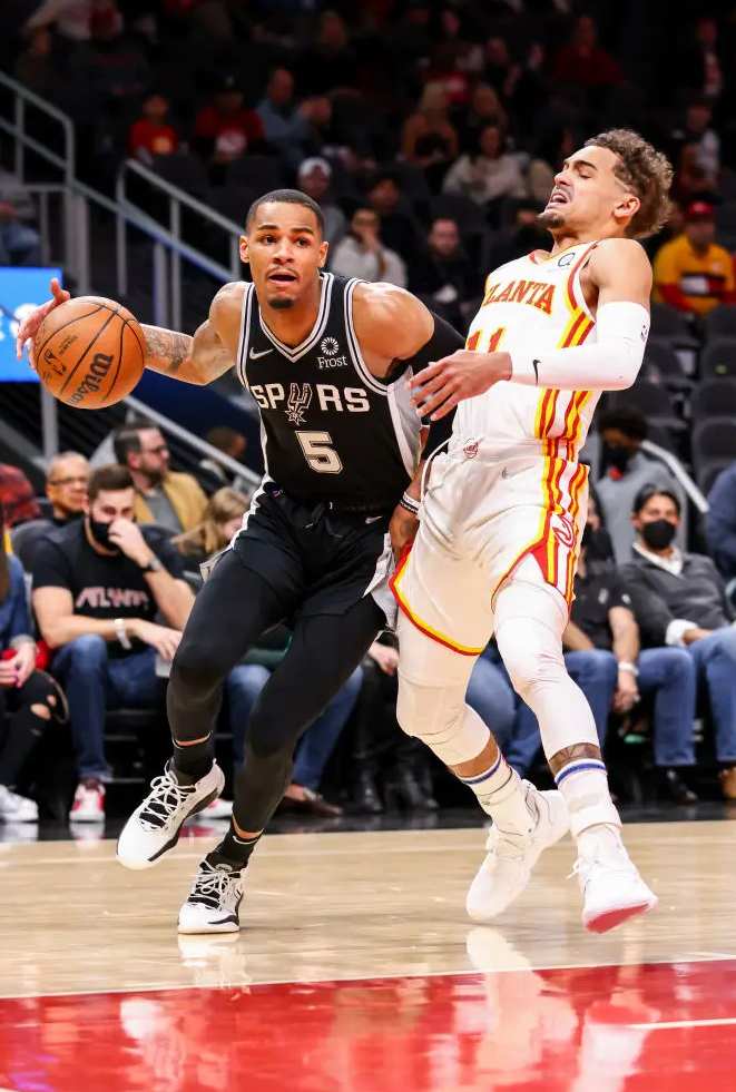 穆雷官方宣布表现优异新规，公牛引发争议！气势如虹延续(贾马尔穆雷受伤2024最新进展)